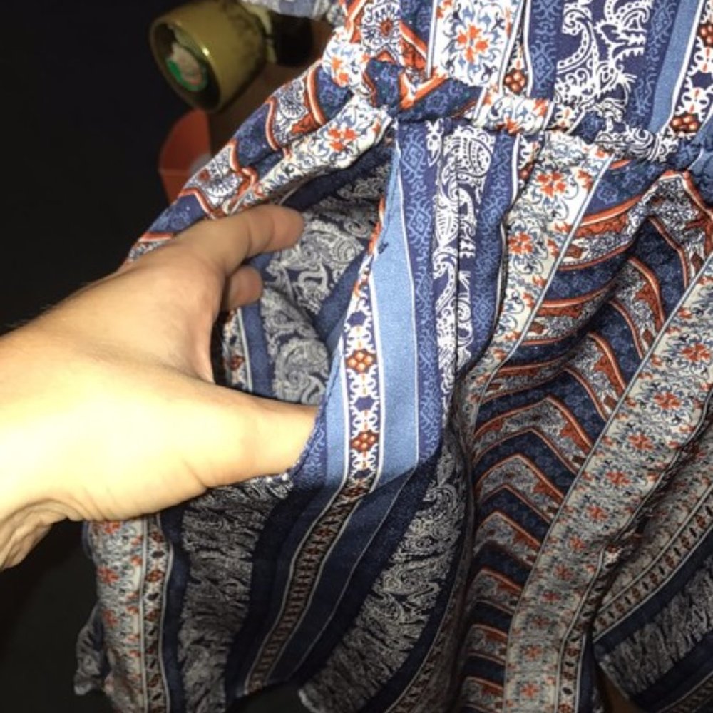 Patterned Romper - Picture 3 of 5